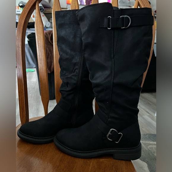 Black suede boots size 7 - Picture 2 of 3